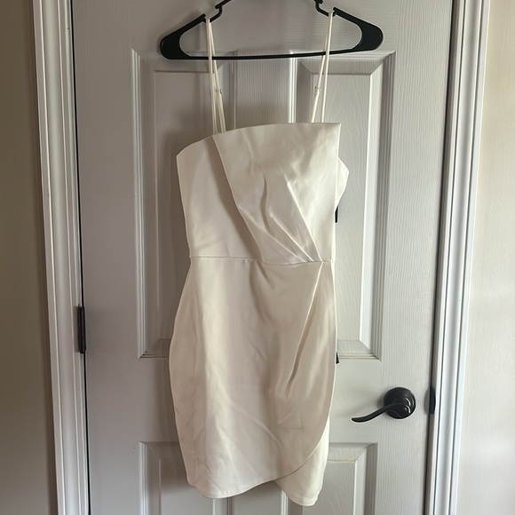 NWT Lulu’s Drinks On Me White Sleeveless Pleated Bodycon Dress - Picture 7 of 10